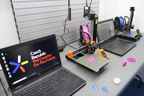 Pojízdná učebna seznámí žáky z celého Česka s technikou a technologiemi