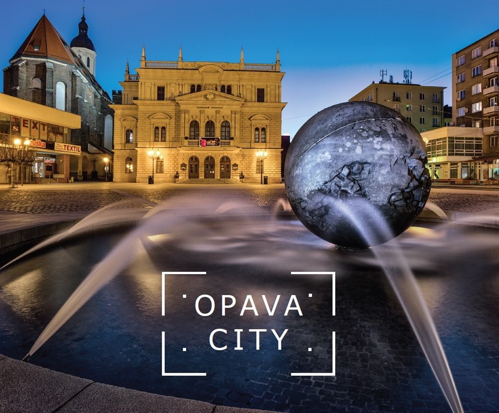 Úvodní strana knihy OPAVA CITY.