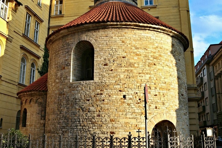 Praha opravuje unikátní rotundu svatého Kříže  na Starém Městě