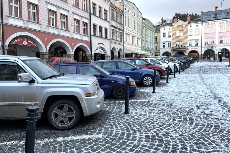 Trutnov po 17 letech zvyšuje ceny parkovného