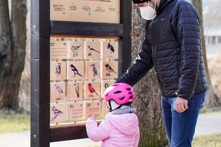 Cyklostezku podél Jizery doplnila naučná stezka