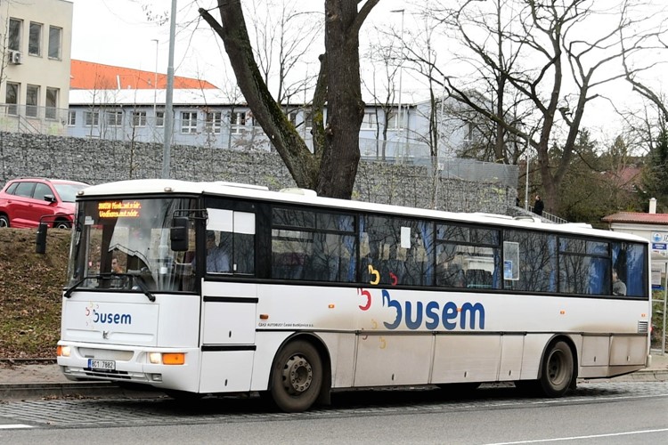 Kraj vybral společnosti, které od června 2022 do června 2032 zajistí veřejnou osobní dopravu na jihu Čech
