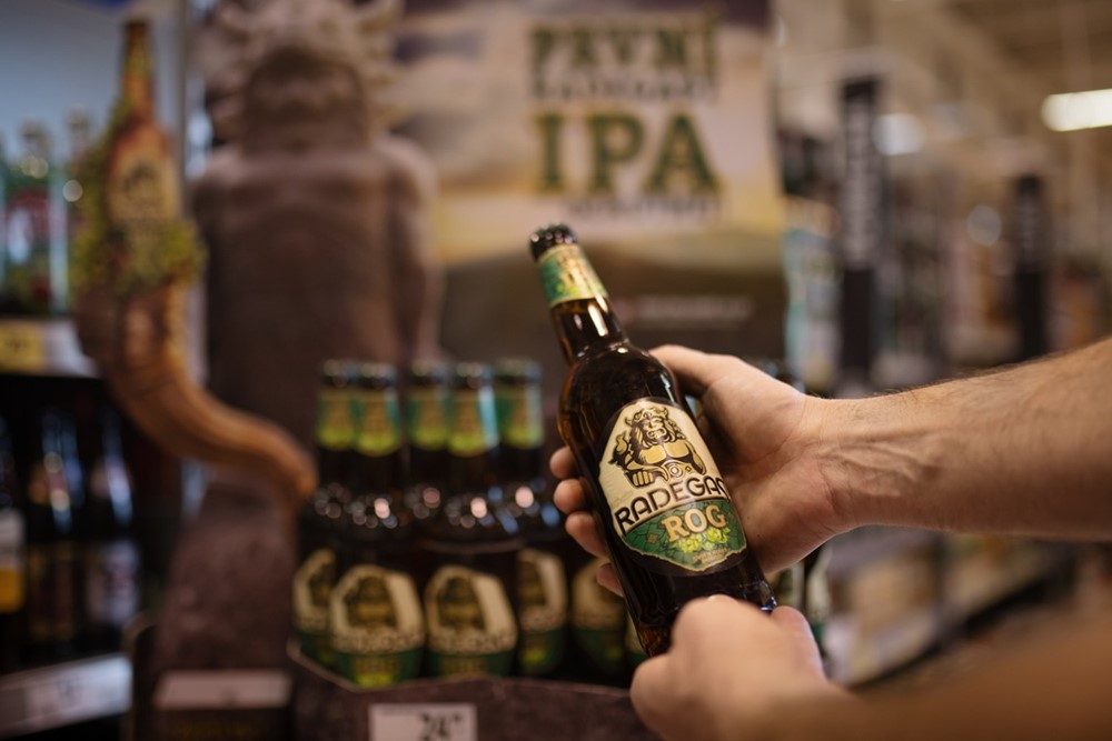 Radegast ROG IPA je světlé svrchně kvašené pivo uvařené ve stylu Session IPA.
