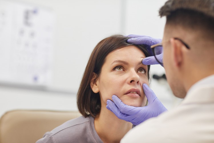Nebezpečný zelený zákal ohrožuje zrak 400 tisícům Čechů
