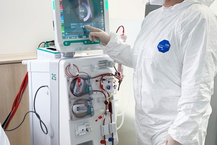 Přes Covid-19 zvládla dialýza v Teplicích nadprůměrný počet transplantací 