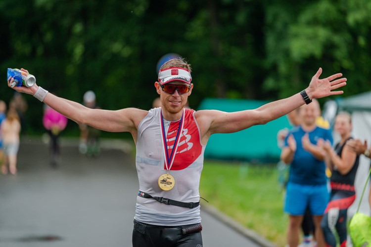 Vítěz zdolal extrémní beskydský triatlon za 15 a půl hodiny. Nejlepší bruslař na Olešné ujel za 12 hodin 238 kilometrů