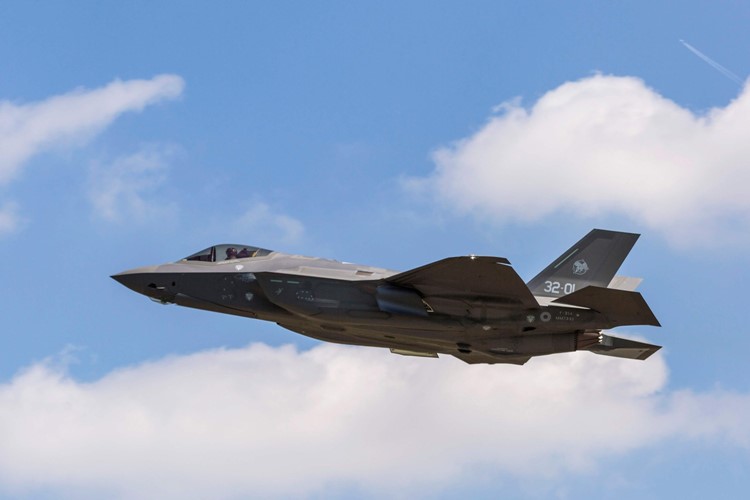 Exkluzivní premiéra: italská F-35 prvním letounem 5. generace na Dnech NATO!