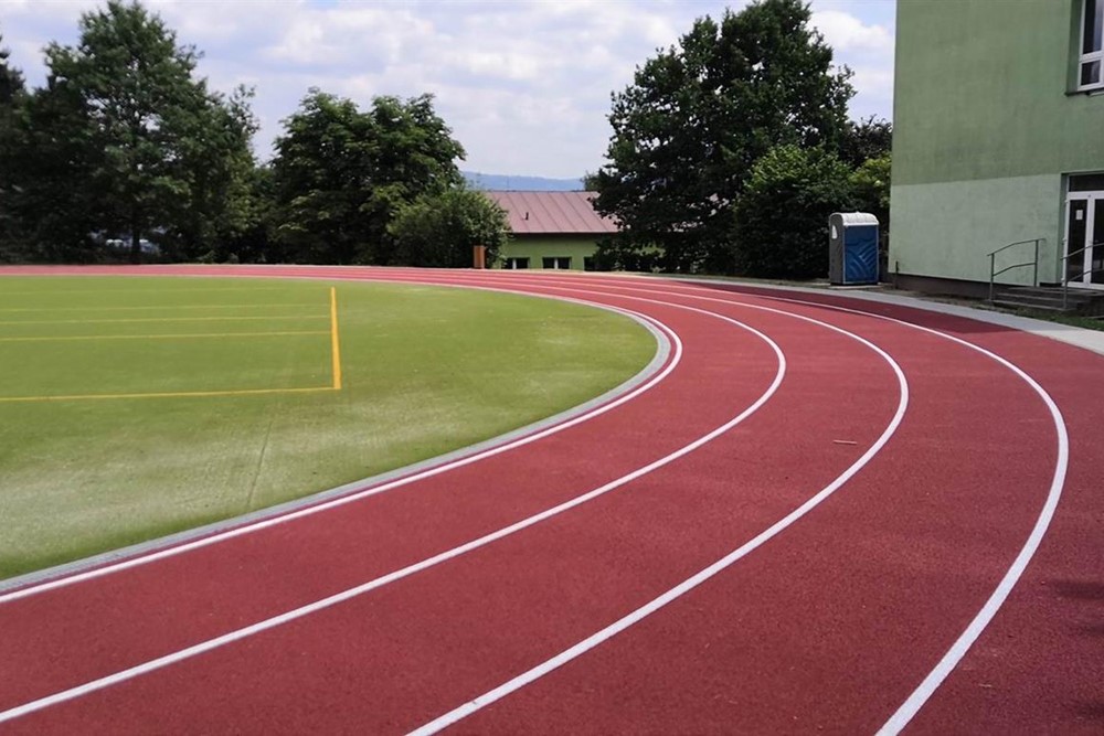  Sportoviště u ZŠ 5.května.