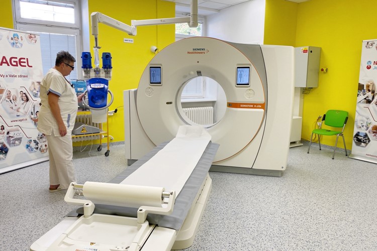 Nemocnice AGEL Jeseník pořídila nové CT nejvyšší kvality. Je komfortnější i šetrnější pro pacienty a má i přesnější diagnostiku