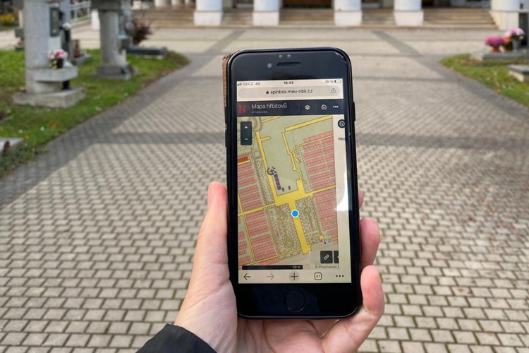 Nový web nabízí interaktivní mapu hřbitova