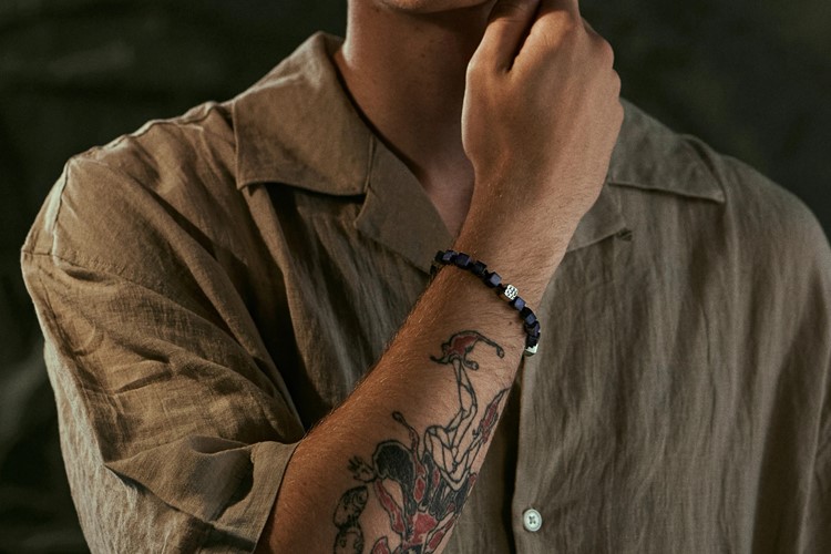 Jak si pomocí nošení náramků vylepšit svůj styl