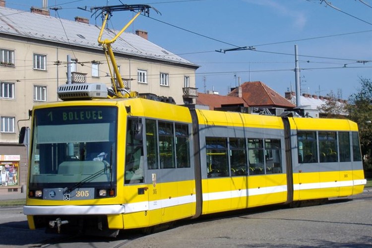 Zdarma v MHD už od 65 let, jednotlivé jízdné do 26 let za polovic, to je záměr vedení Plzně