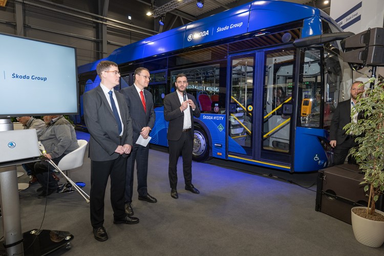 Nový vodíkový autobus pro evropský trh od Škoda Group začne jezdit příští rok v Praze