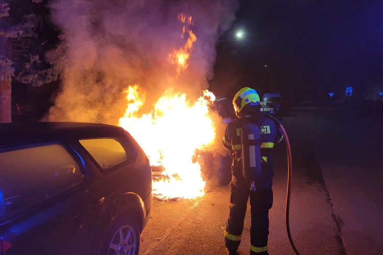 Požár osobního automobilu v Bohumíně způsobil škodu za 300 tisíc korun