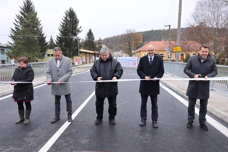 Opravený most a silnice v Dnešicích slouží motoristům