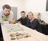 Zlínský kraj odměnil poctivou nálezkyni stříbrných mincí