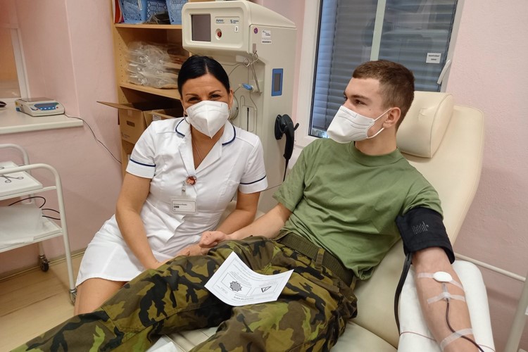 Budoucí vojáci opět nezklamali a přijeli do Šumperku darovat krev