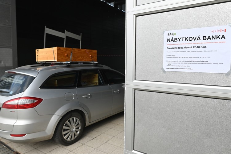 Brno otevřelo Nábytkovou banku pro Ukrajinu