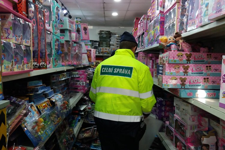 Celníci v Olomouckém kraji odhalili padělané zboží za 1,160 milionů korun