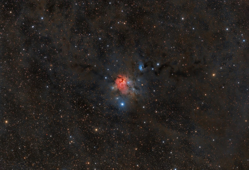NGC 1579 - Trifid severu a okolí.