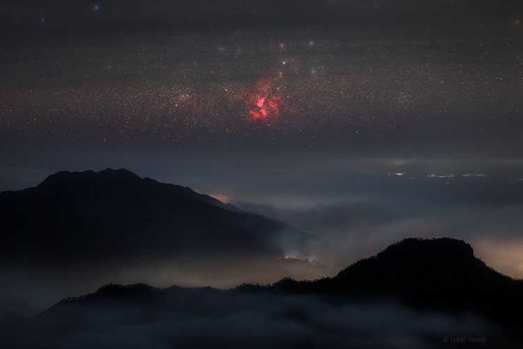 Titul Česká astrofotografie měsíce za duben 2022 získal snímek „Carina a sopka“