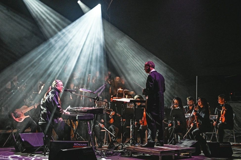 Roman Dragoun a B-Side Band.