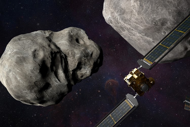 Za významné pomoci českých vědců narazí sonda NASA do měsíčku Dimorphos