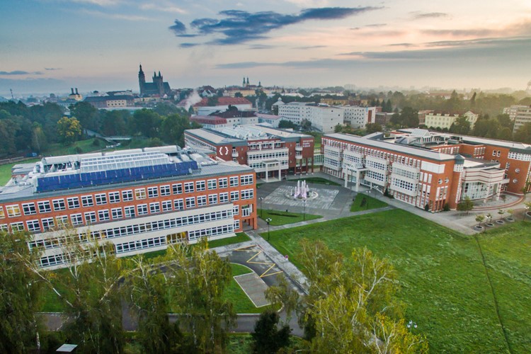 Univerzita Hradec Králové po dvou letech otevírá dveře uchazečům o studium 