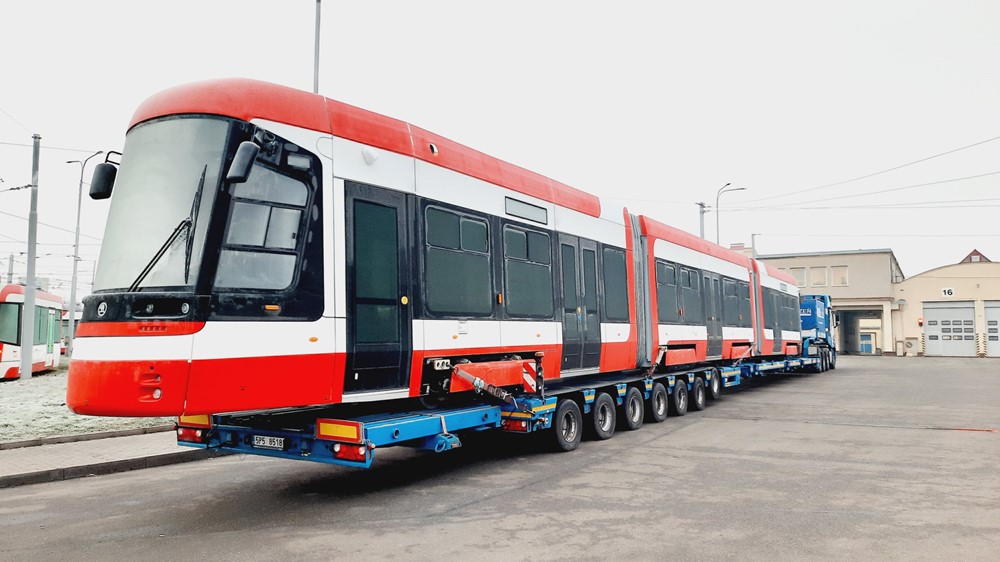 Obousměrná tramvaj Škoda ForCity Smart 45T.