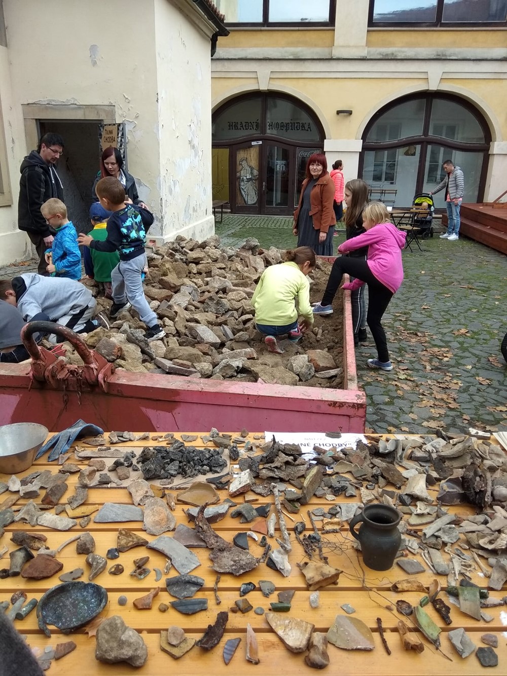 Archeologové znovu otevřou tajnou chodbu, vystaví středověký poklad 