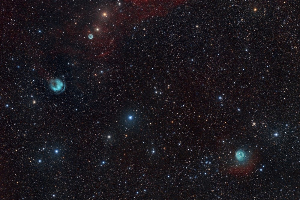 Tři planetární mlhoviny - Česká astrofotografie měsíce za říjen 2023.