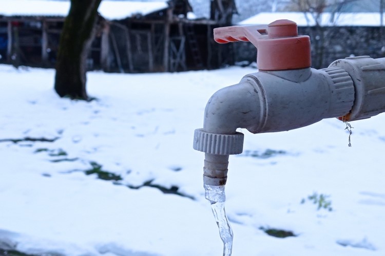 Jak předejít zamrznutí čerpadla nebo domácí vodárny?