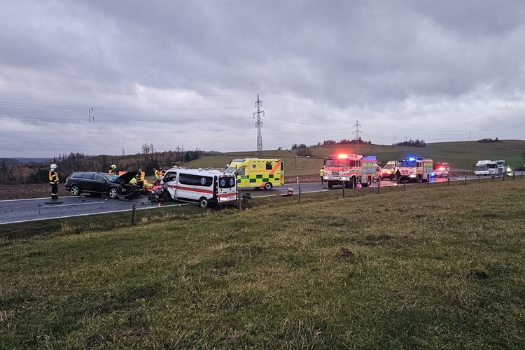 Záchranáři zasahovali u vážné dopravní nehody na Bruntálsku  
