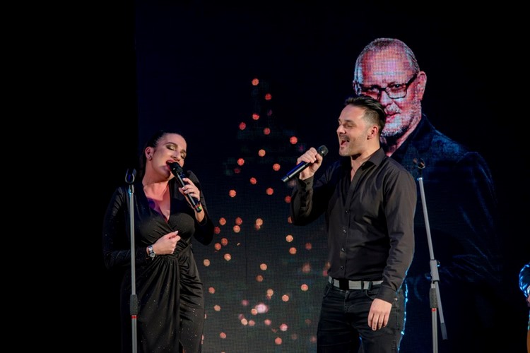 Benefiční Vánoční koncert dětem vynesl 300 tisíc korunek
