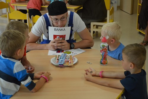 Jak děti učit o hodnotě peněz? Čtyři otázky, které by měly znát