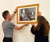 Fotografie známých umělců budou v následujících týdnech zdobit nový prostor Domu kultury Šumperk