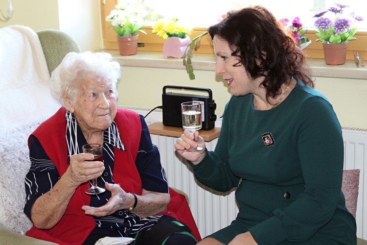 Druhá nejstarší občanka Českých Budějovic slaví 106. narozeniny