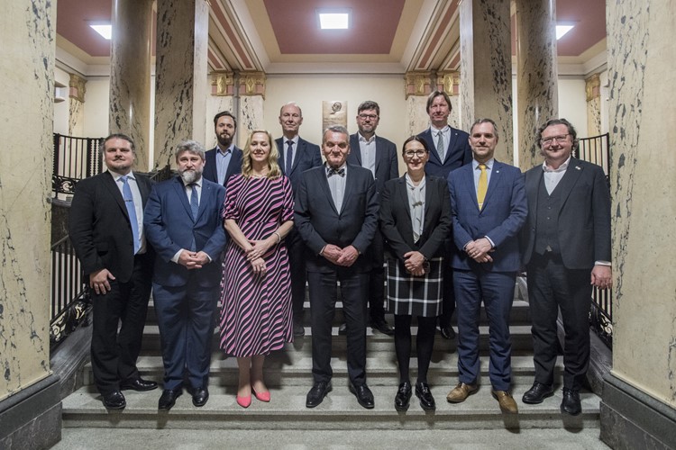 Pražští zastupitelé zvolili novou Radu hl. m. Prahy