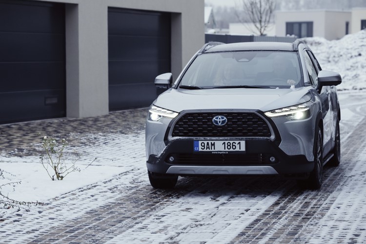Toyota Corolla Cross dostala hybridní pohon 1,8 litru