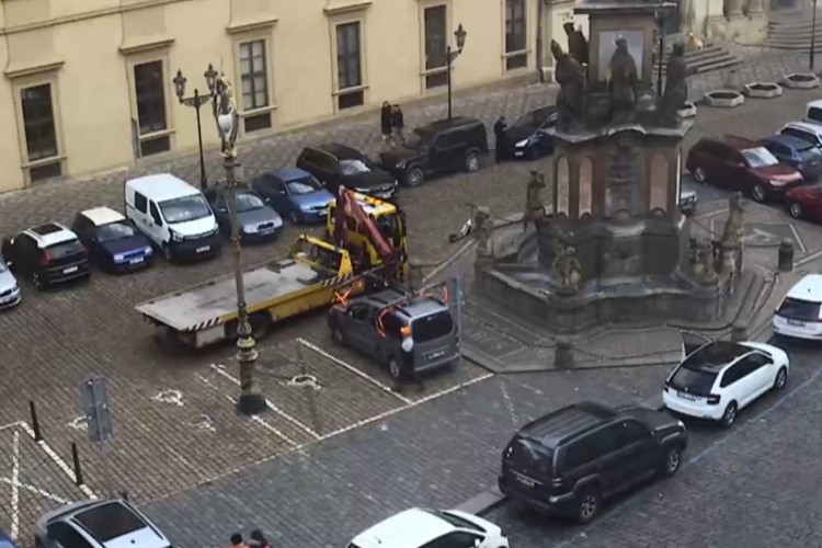 Strážníci si posvítili na parkování na místech vyhrazených pro invalidy