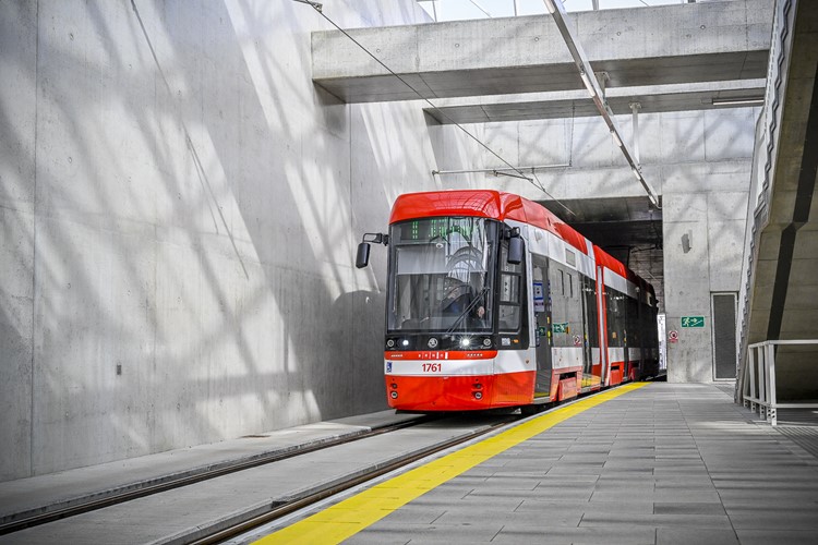 DPMB pořídí dalších 15 obousměrných tramvají. Uspěl s žádostí o dotaci
