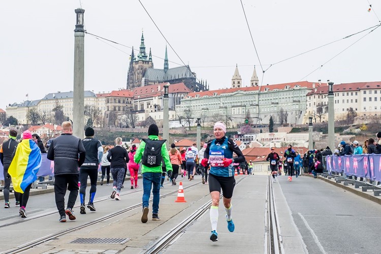 Na vyprodaném 1/2Maratonu Praha bude závodit dvojnásobný vítěz nebo elitní běžkyně 