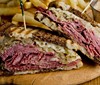 Newyorský street food Pastrami za několik dnů v Holešovické tržnici