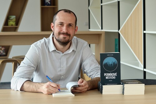 V Pointě vyšla dobrodružná knížka s prvky detektivky a pohádky Perníkové městečko