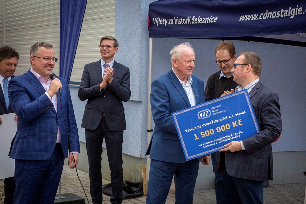 Společnost VUZ podpoří stavbu nového dětského hřiště v železničním muzeu v Lužné u Rakovníka. 