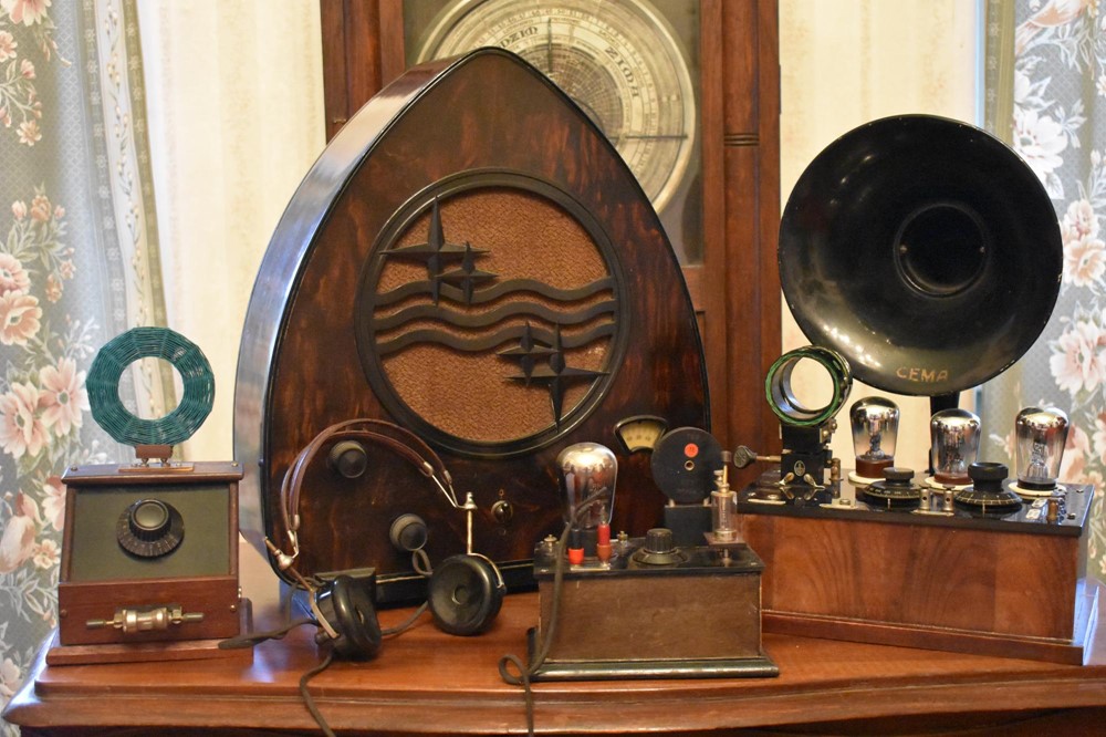 Výstava historické radiotechniky po pěti letech opět v muzeu