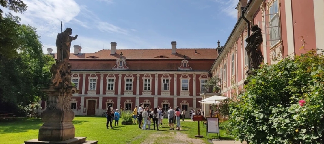 Prohlídky nejen pro zvídavé návštěvníky na zámku Stekník