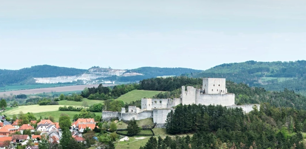 Samostatné prohlídky hradního areálu Rabí