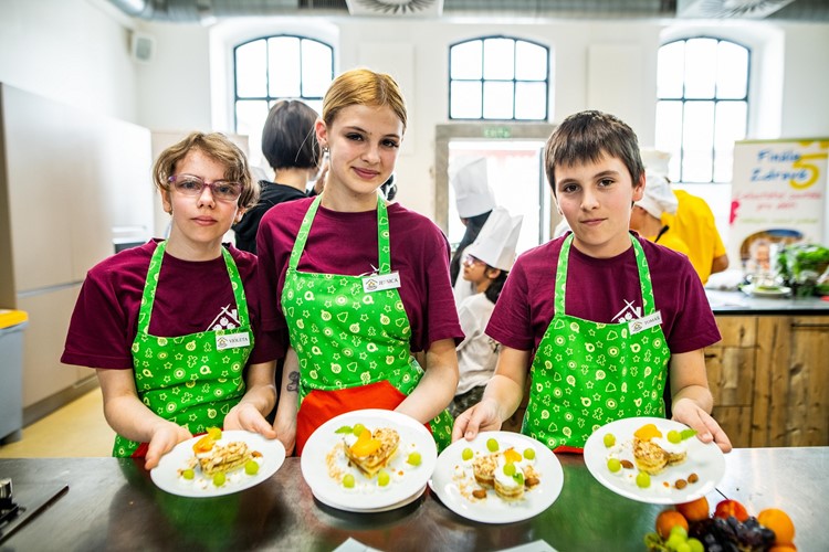 Mezi vítězi kuchařské soutěže pro děti jsou dva týmy z Brna a jeden hustopečský