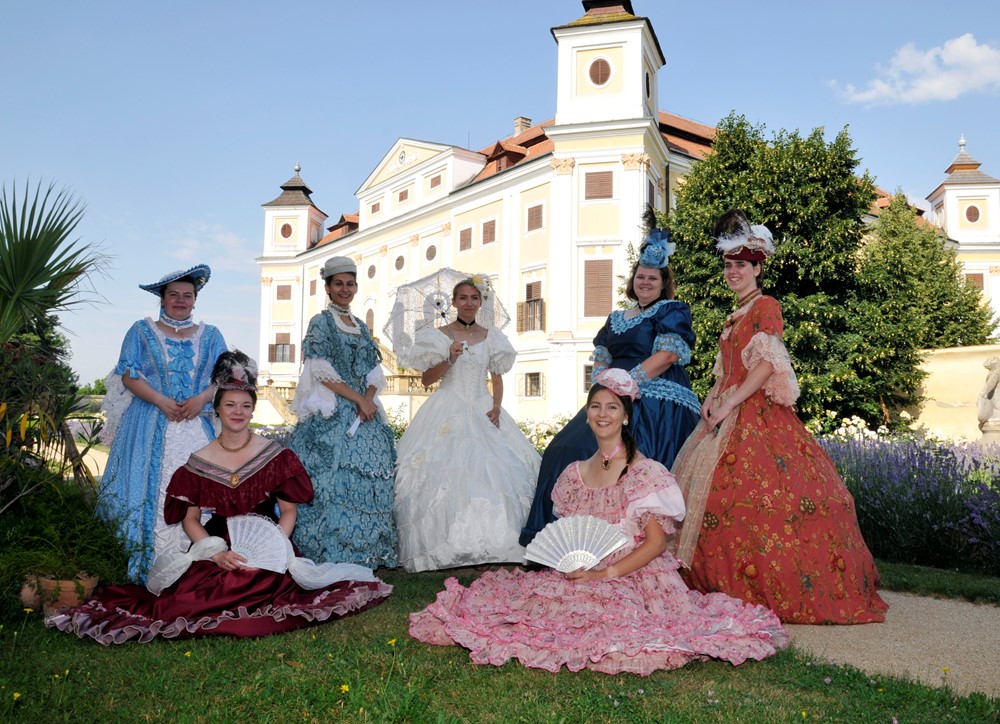 Kostýmové prohlídky – půjčovna historických kostýmů na zámku Milotice